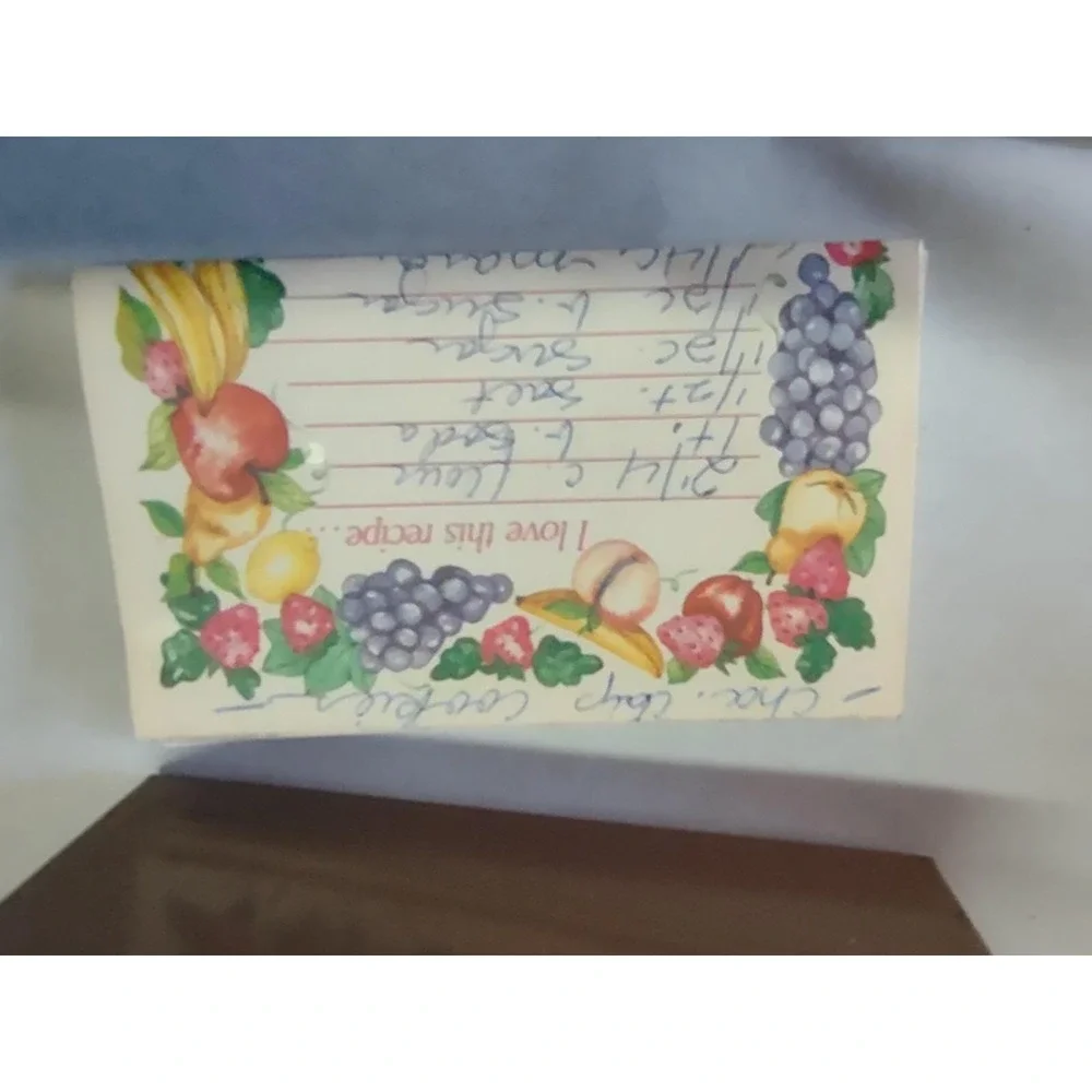 Vintage Grandmas Handwritten Recipe Cards & Clippings In Metal Box